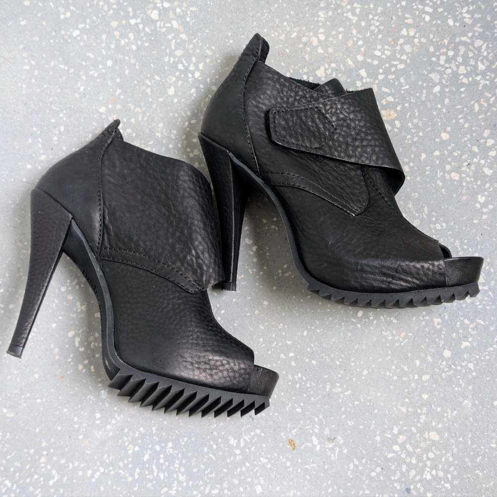Pedro Garcia Chenoa Black Leather Peep Toe Ankle Booties 5" Heels Sz 37.5 7 $540